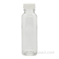 Transparante plastic drankfles met plastic drankje met dop